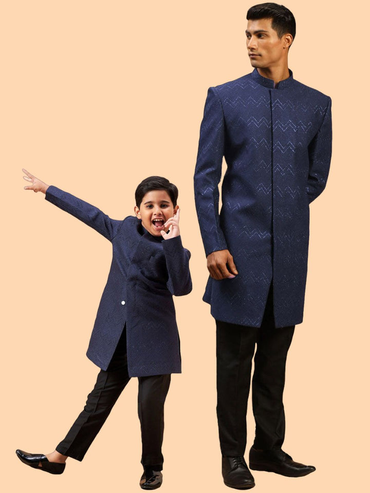 VASTRAMAY Boys Self Design Mandarin Collar Glitter Indo Western Sherwani Set