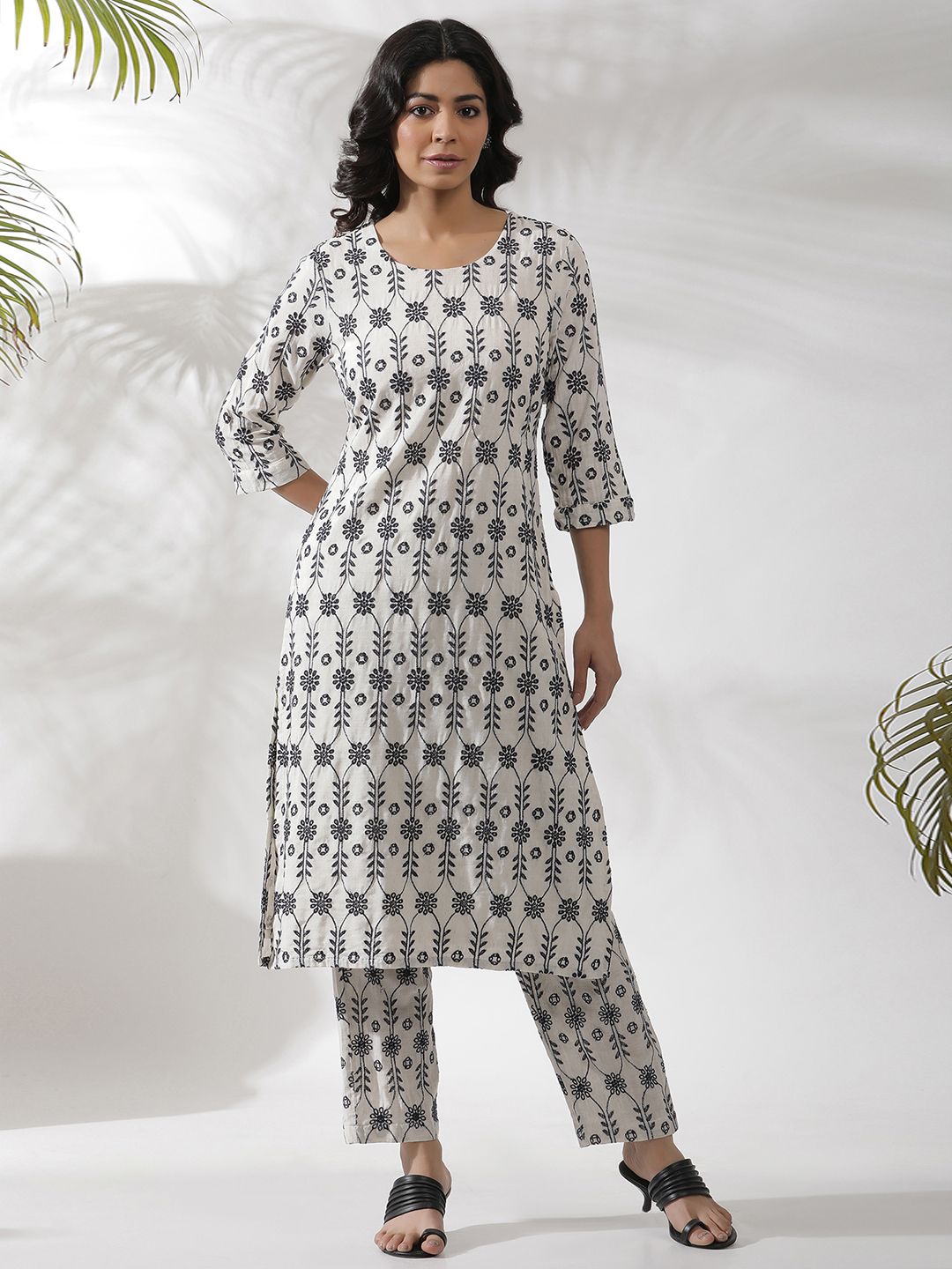 W Floral Embroidered Thread Work Straight Kurta