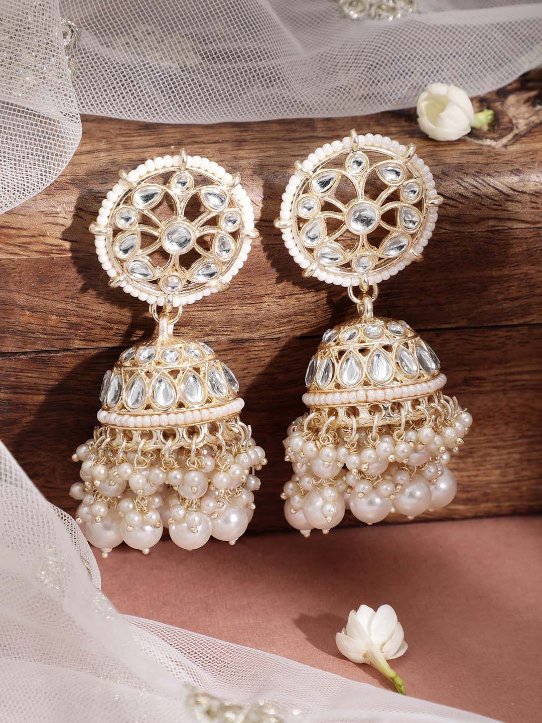 Rubans bertenaga emas buatan tangan kundan putih mutiara jhumka anting-anting