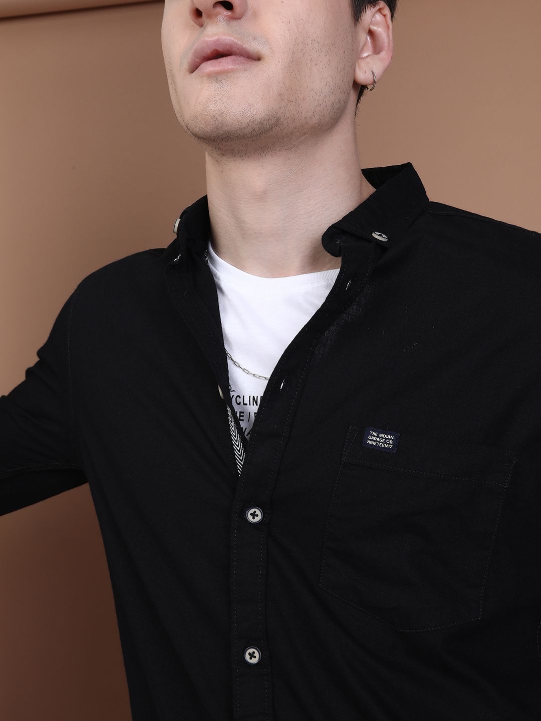 The Indian Garage Co Men Black Slim Fit Solid Pure Cotton Casual Shirt