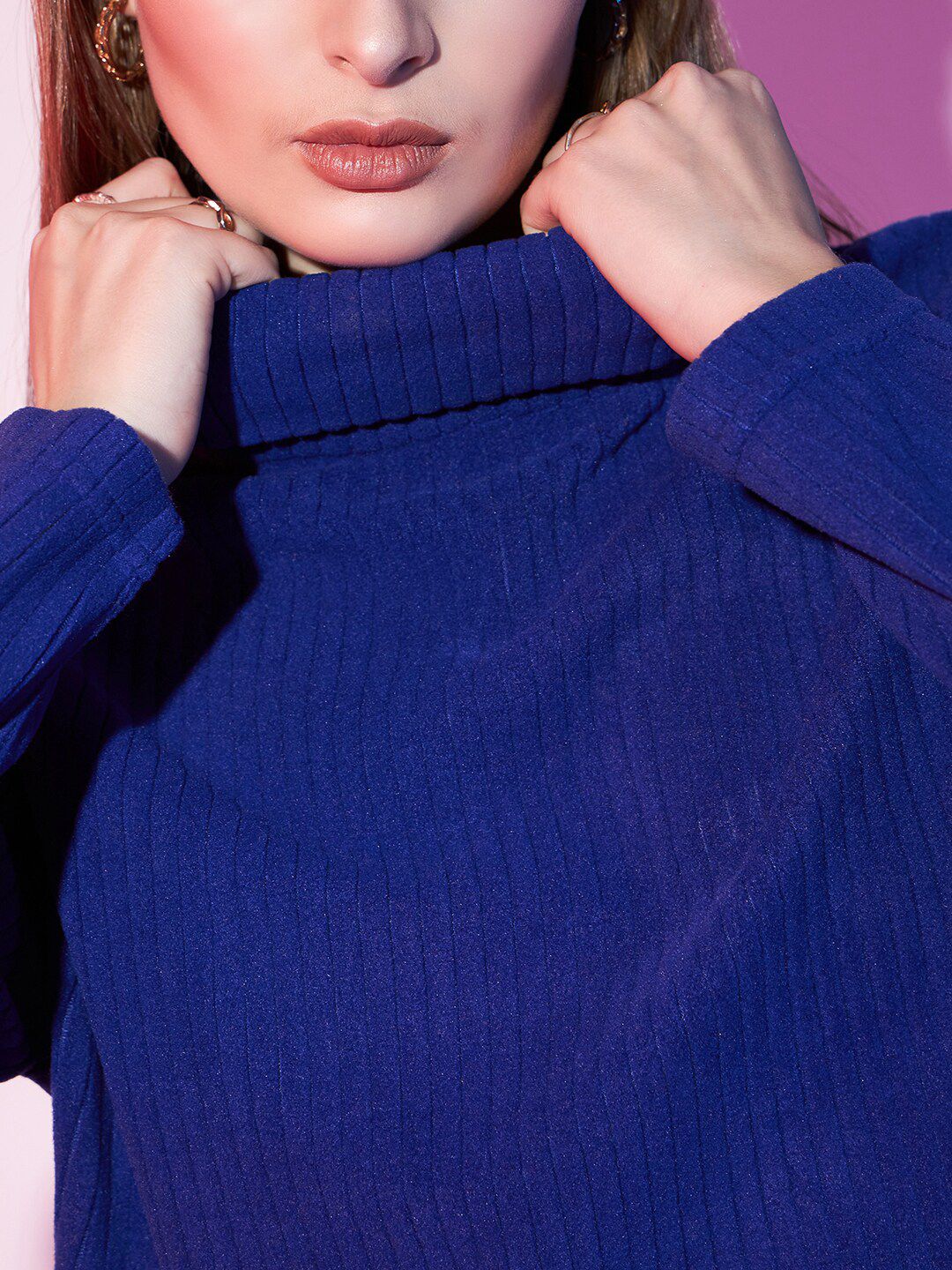 STREET 9 Knitted High Neck Crop Top