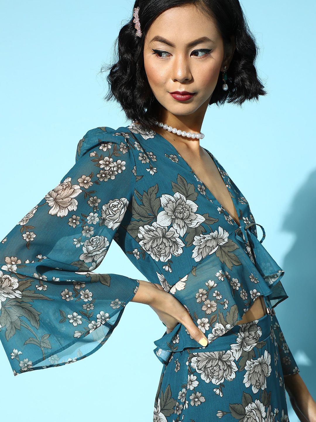 SASSAFRAS Women Tranquil Teal Floral Cropped Top