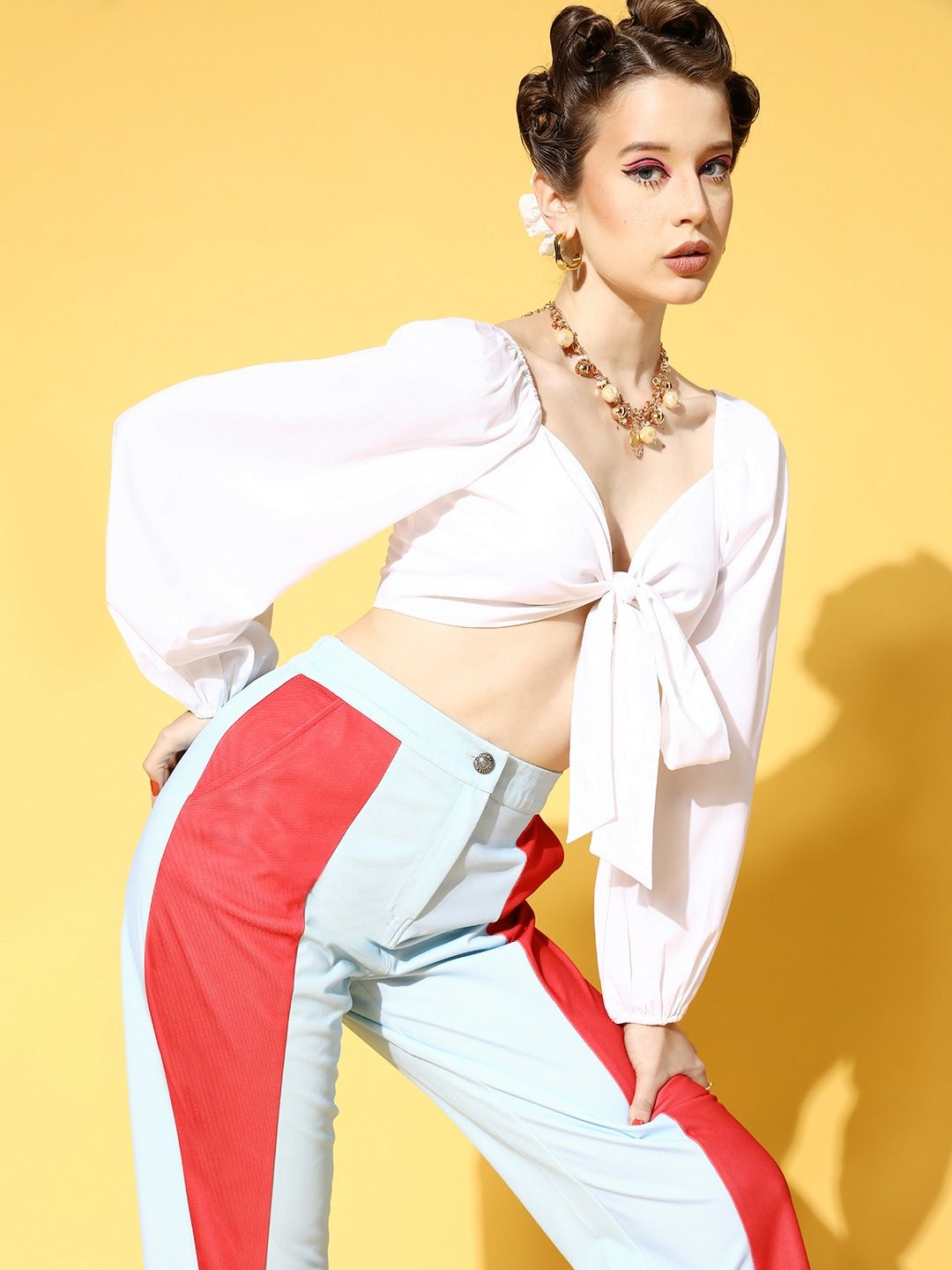 Berrylush Women Classic White Solid Wrap It Up Top