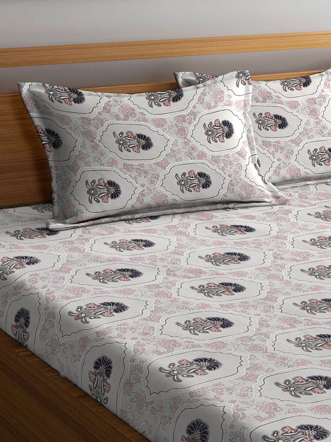 KLOTTHE White Floral Printed 300 TC Fitted Super King Double Bedsheet with 2 Pillow Covers