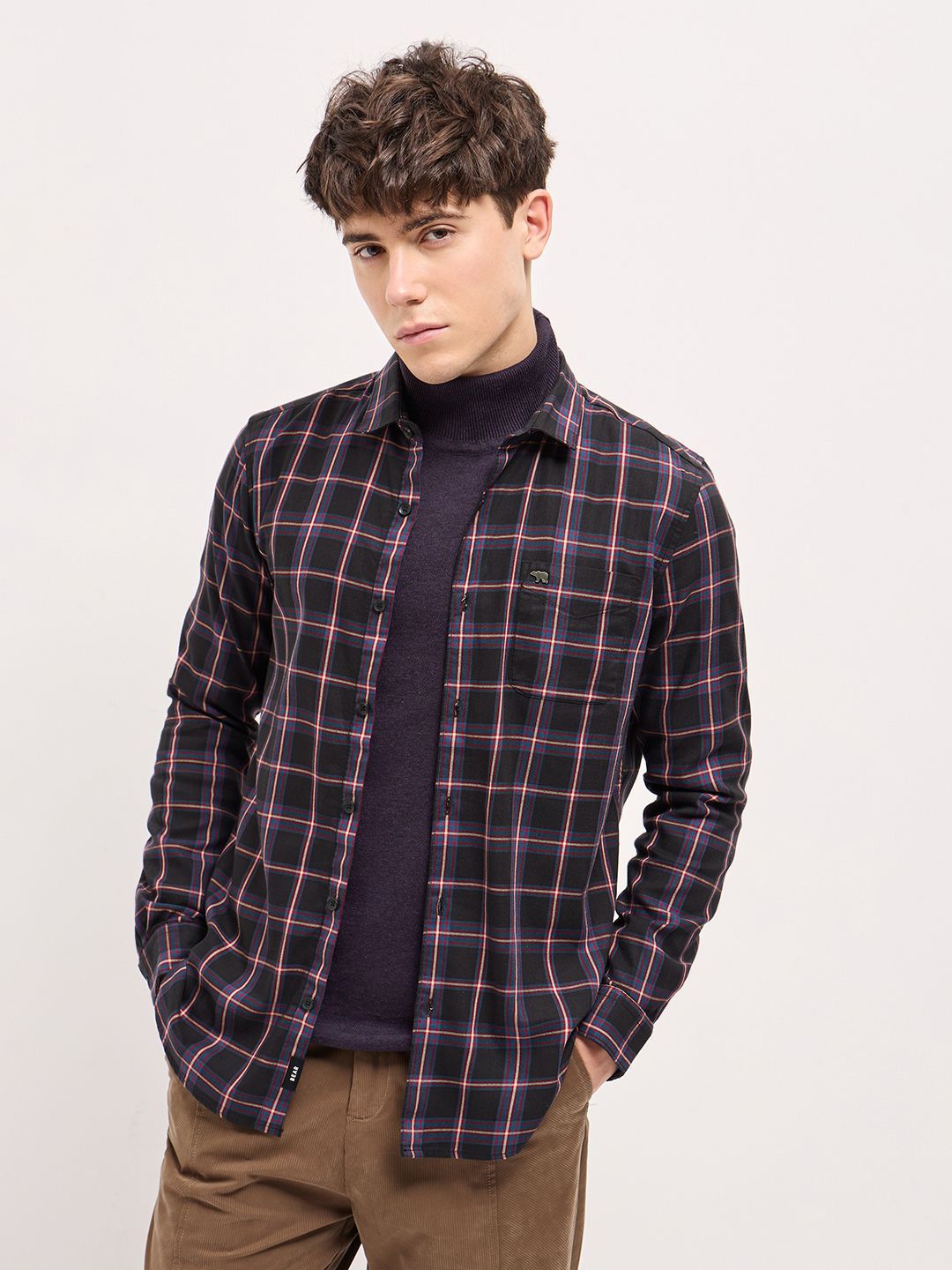 THE BEAR HOUSE Men Spread Collar Windowpane Checked Cotton Slim Fit Shirt