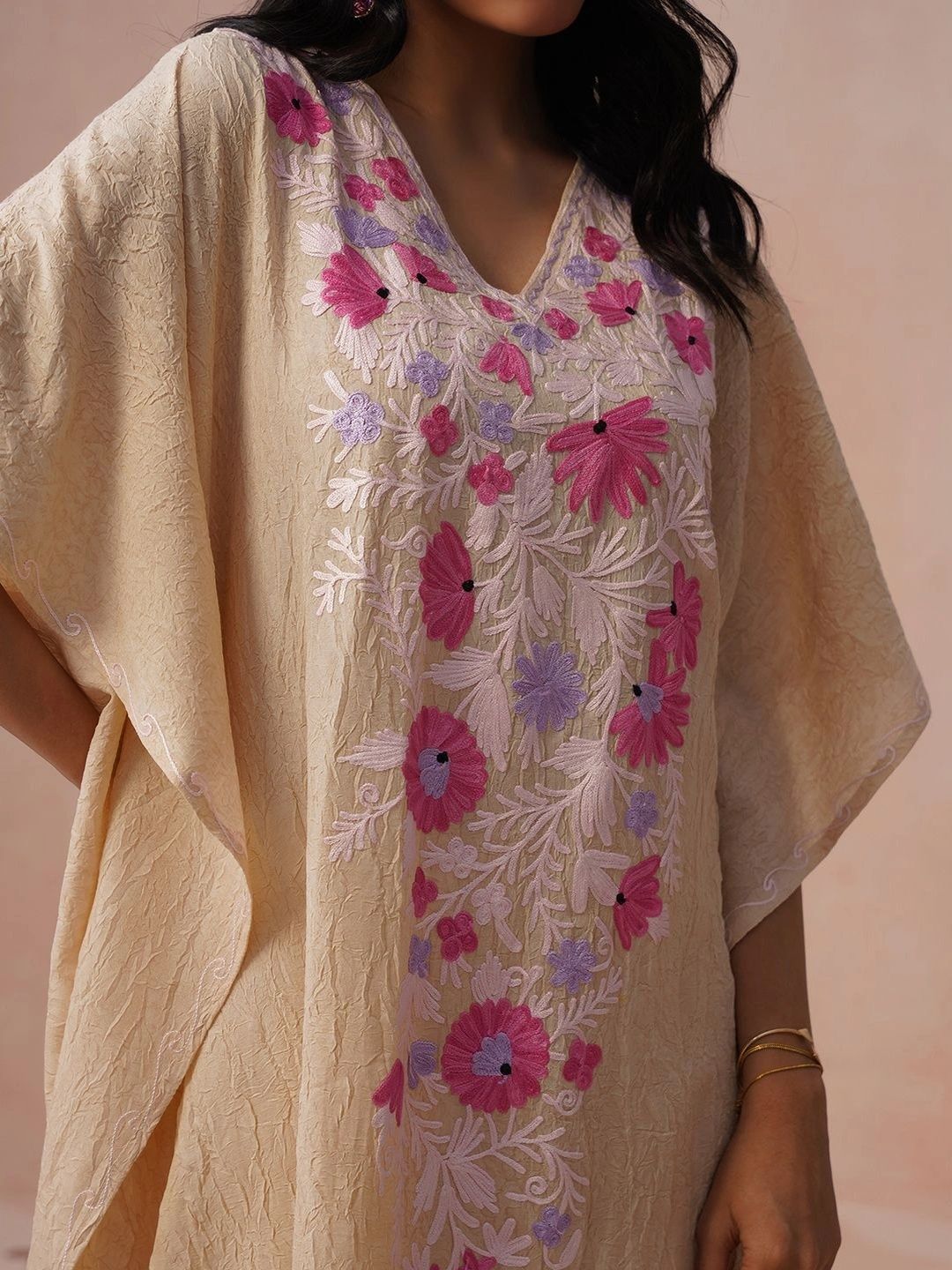 House of Chikankari Women Floral Extended Sleeves Kerja Benang Floral Crepe Kaftan Kurta