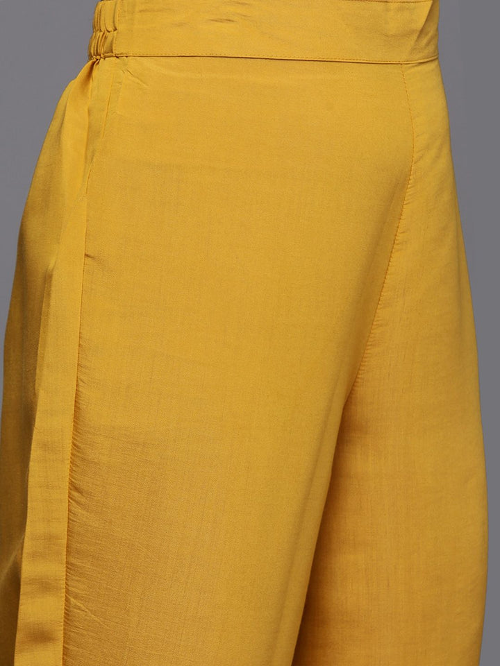 Indo era bunga bersulam berkurung kurta dengan seluar & dupatta
