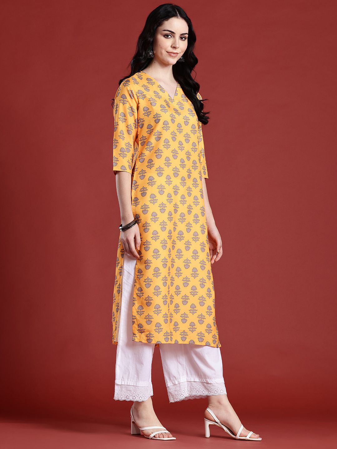 Anouk Floral Printed V-Neck Straight Kurta