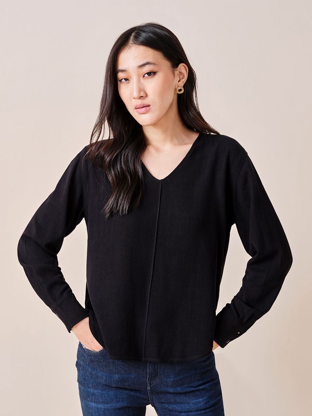 AND V-Neck Cuffed Sleeves solid Top