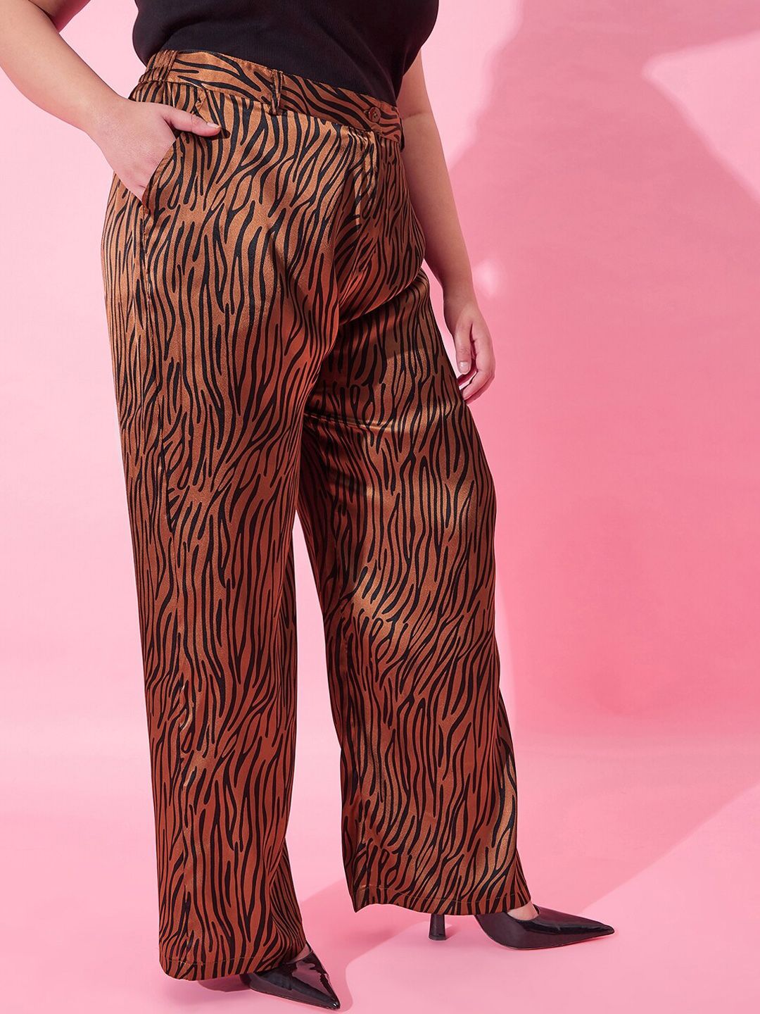 CURVY STREET Women Animal Printed Loose Fit High-Rise Pleated Trousers