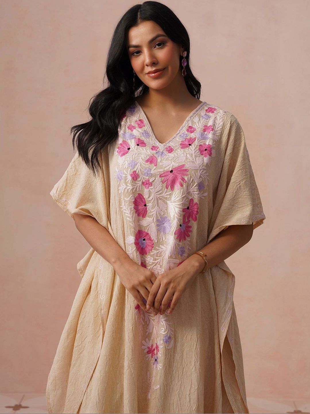 House of Chikankari Women Floral Extended Sleeves Kerja Benang Floral Crepe Kaftan Kurta