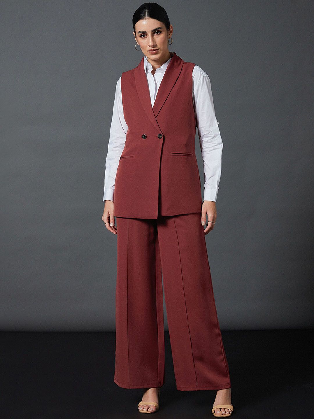 SASSAFRAS worklyf Sleeveless Blazer With Palazzos
