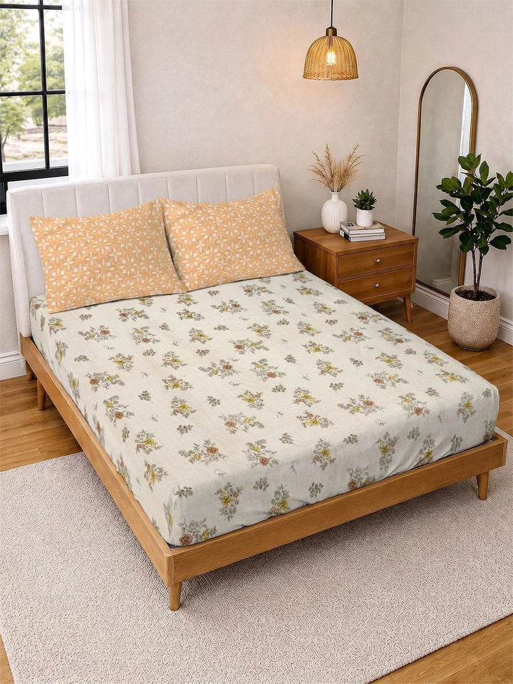 KLOTTHE Beige & Peach-Coloured Floral 300 TC King Bedsheet with 2 Pillow Covers