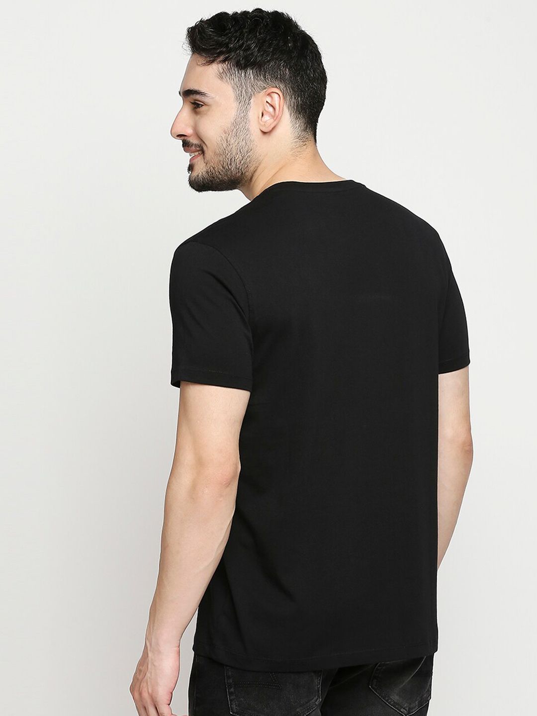 SPYKAR Men Black & Gold-Toned Printed Applique Slim Fit T-shirt