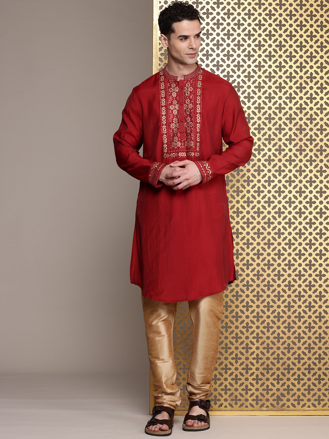 House of Pataudi Floral Yoke Design Mandarin Collar Thread Work Jashn Kurta