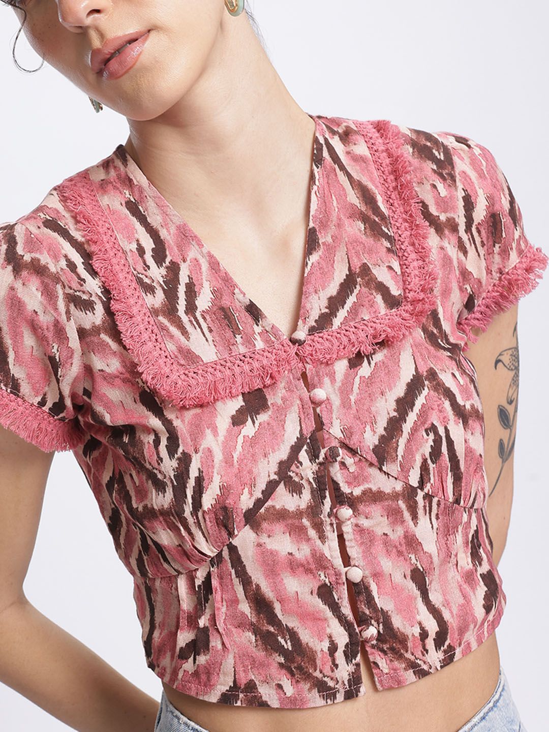 DressBerry Boho Chic Fringed Hem Shirt-Style Top
