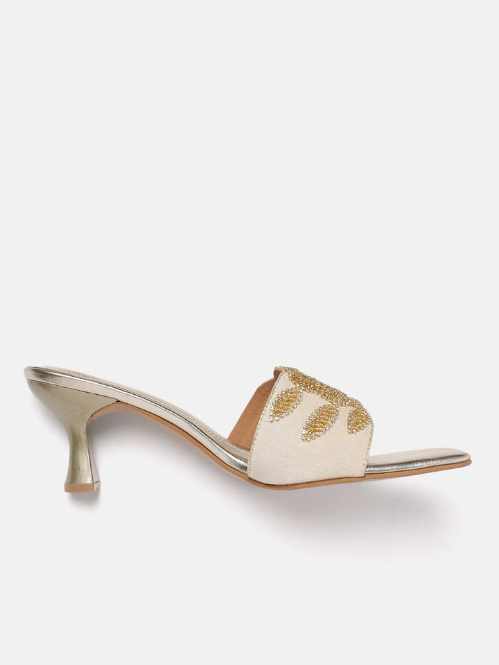 House of Pataudi Ethnic Embellished Slim Heels