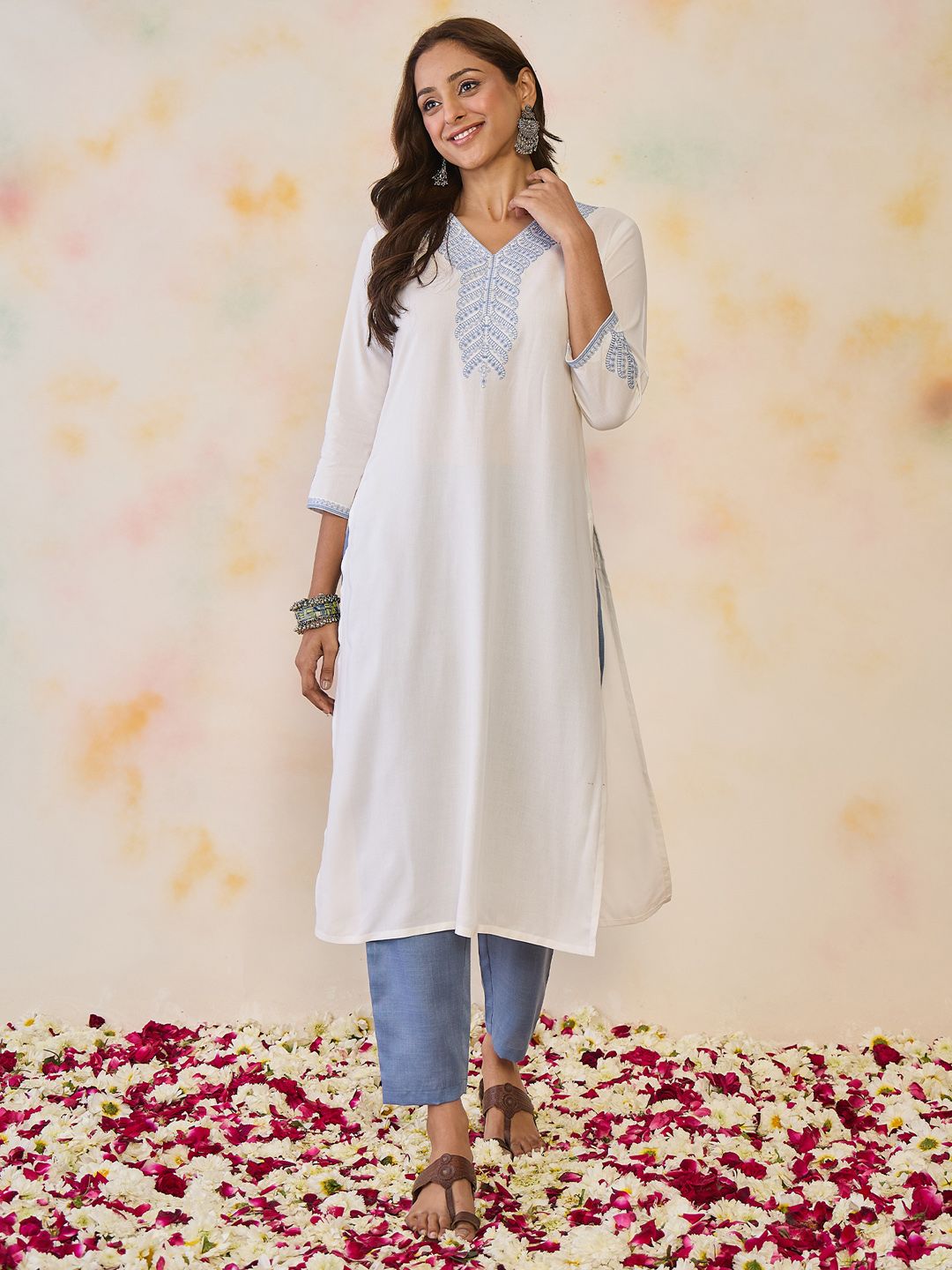 Indo Era Women Ethnic Motifs Embroidered Thread Work Floral Kurta