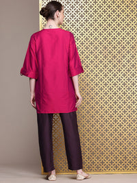 House of Pataudi Jashn Floral Embroidered Thread Work Kurti with Trousers
