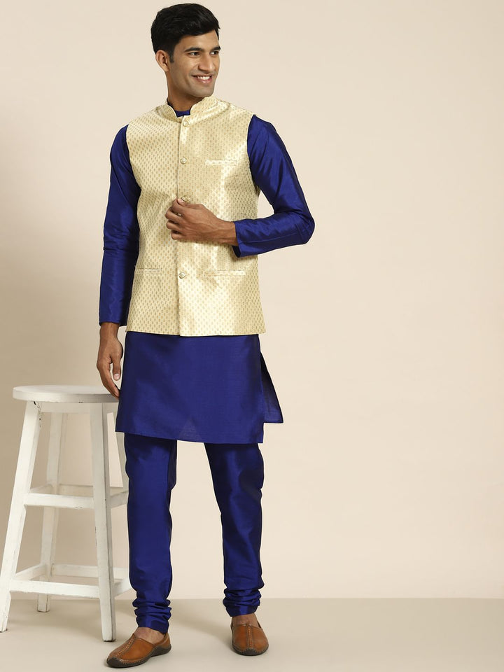 SOJANYA Men Navy Blue Kurta with Churidar