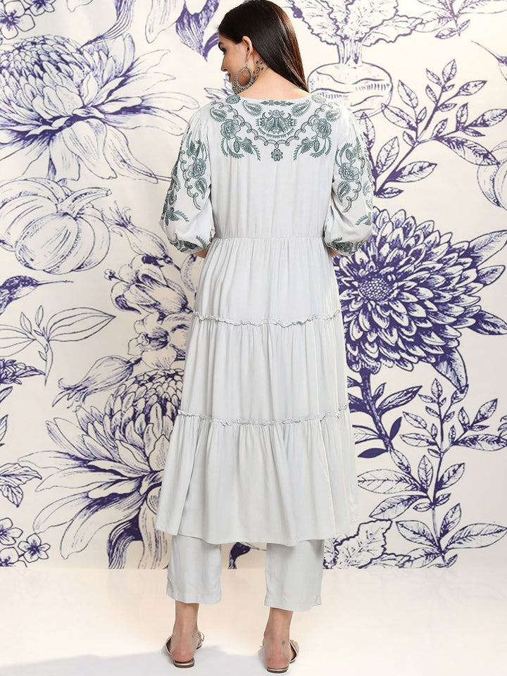 Vishudh Ethnic Motifs Embroidered V-Neck Thread Work Straight Kurta With Trousers