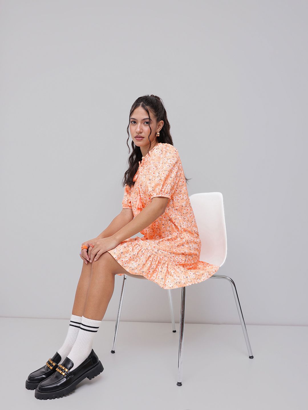 DressBerry Vintage Touch Floral Printed Tie-Up Neck A-line Dress