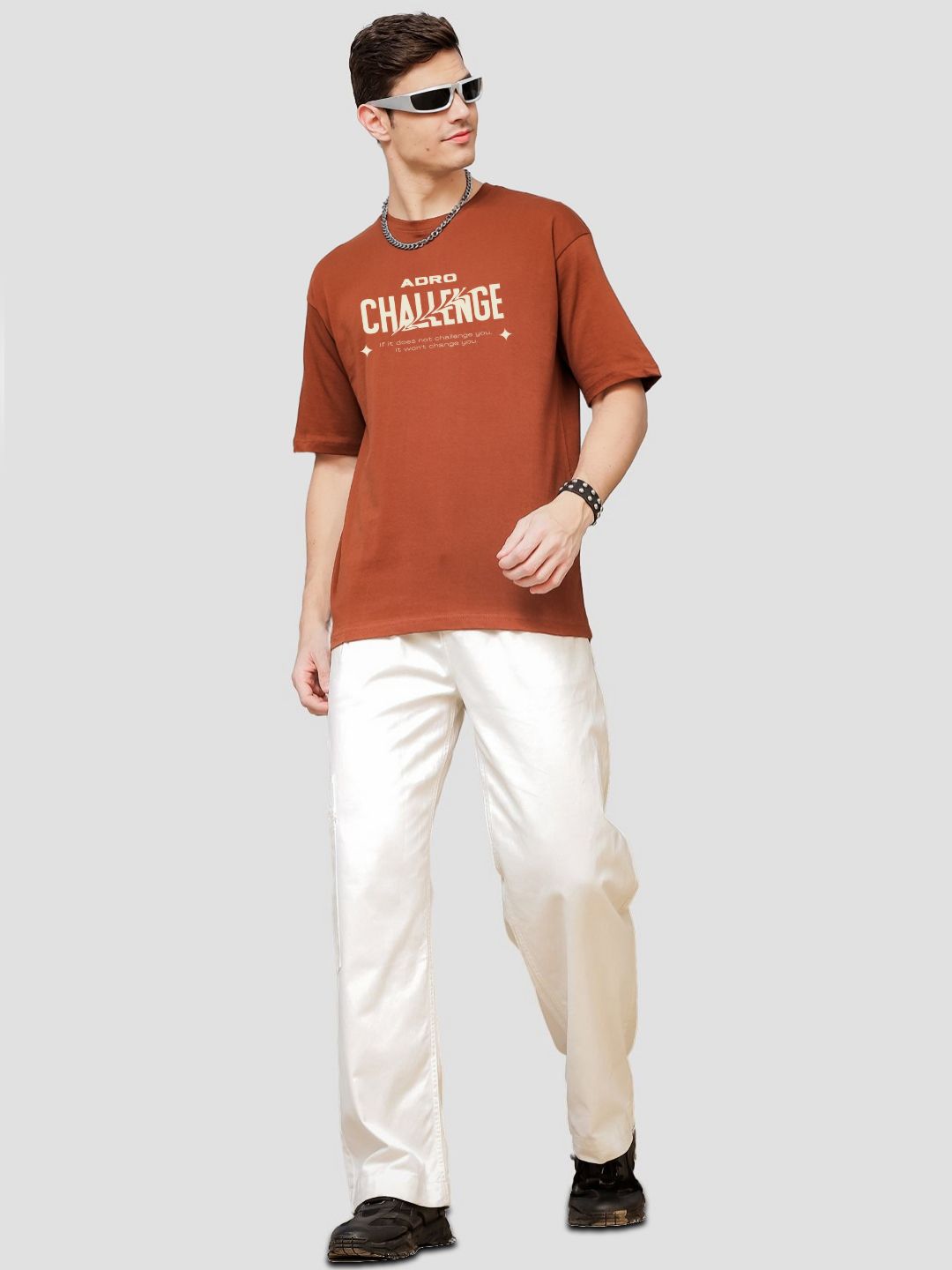 ADRO Men Printed V-Neck Applique T-shirt