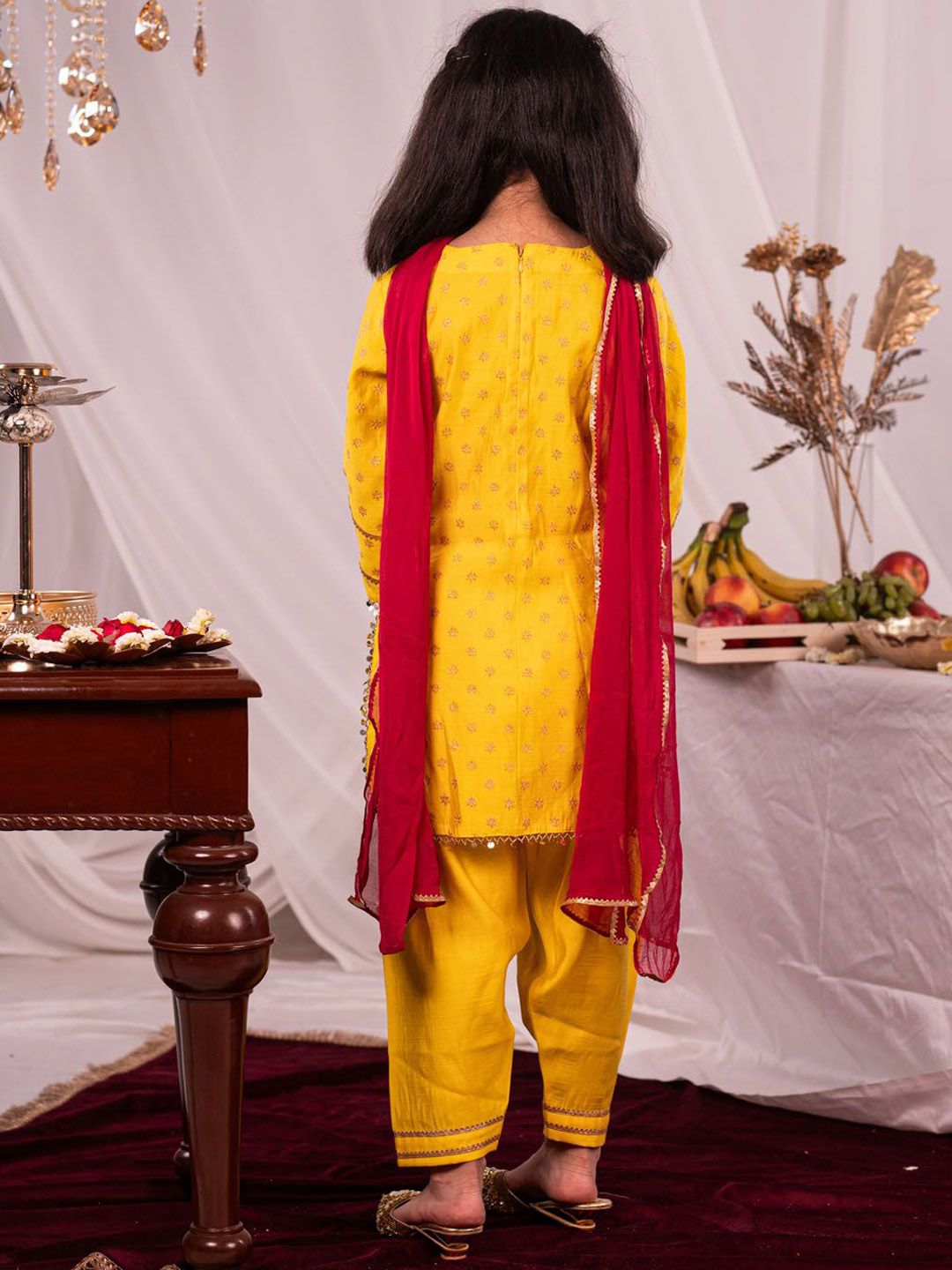VASTRAMAY Girls Ethnic Motifs Printed Regular Gotta Patti Kurta With Patiala & Dupatta