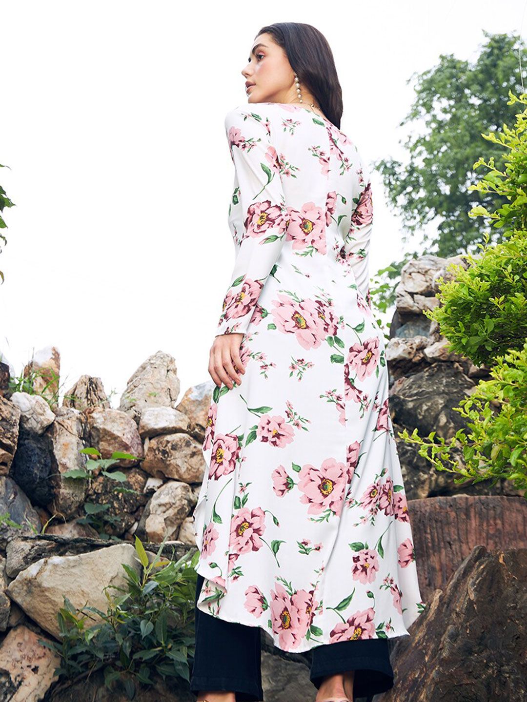 Berrylush White Floral Printed High-Low Longline Top