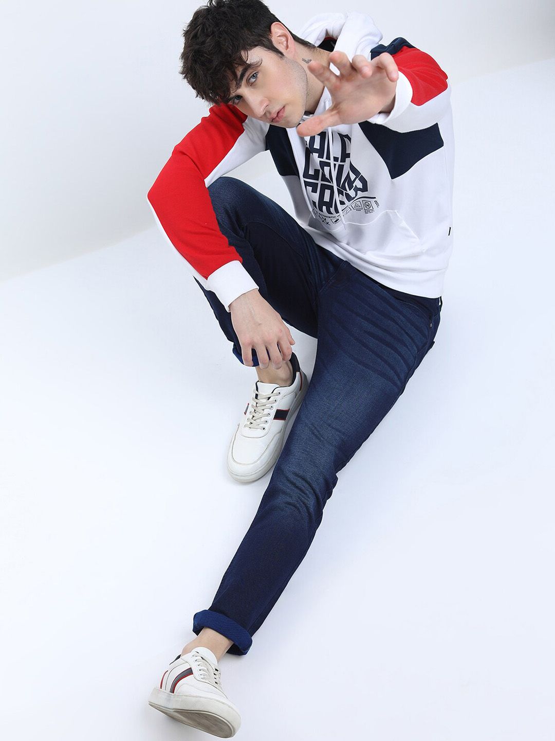 LOCOMOTIVE Men Blue Slim Fit Clean Look Light Fade Stretchable Jeans