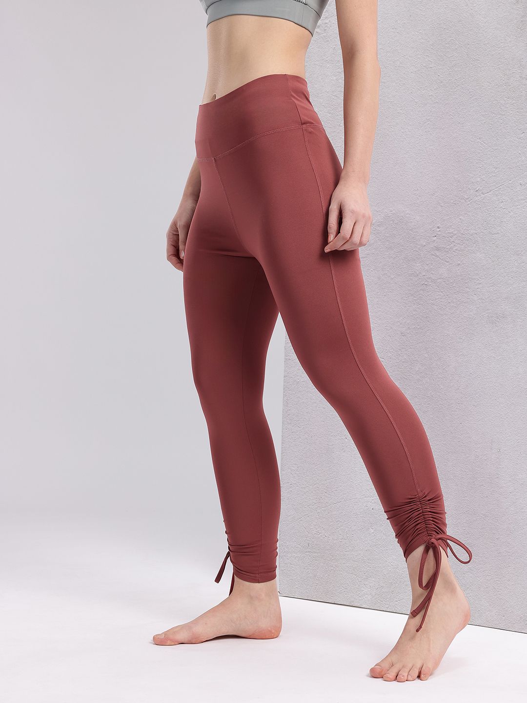 HRX by Hrithik Roshan Women Ruched Cropped Yoga Tights With Tie-Ups