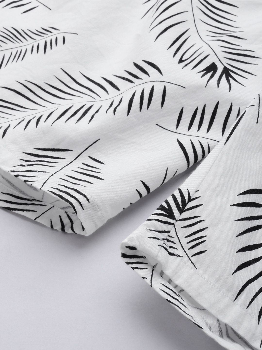 The Indian Garage Co Men White & Black Printed Pure Cotton Boxers 1120-BXR10-14