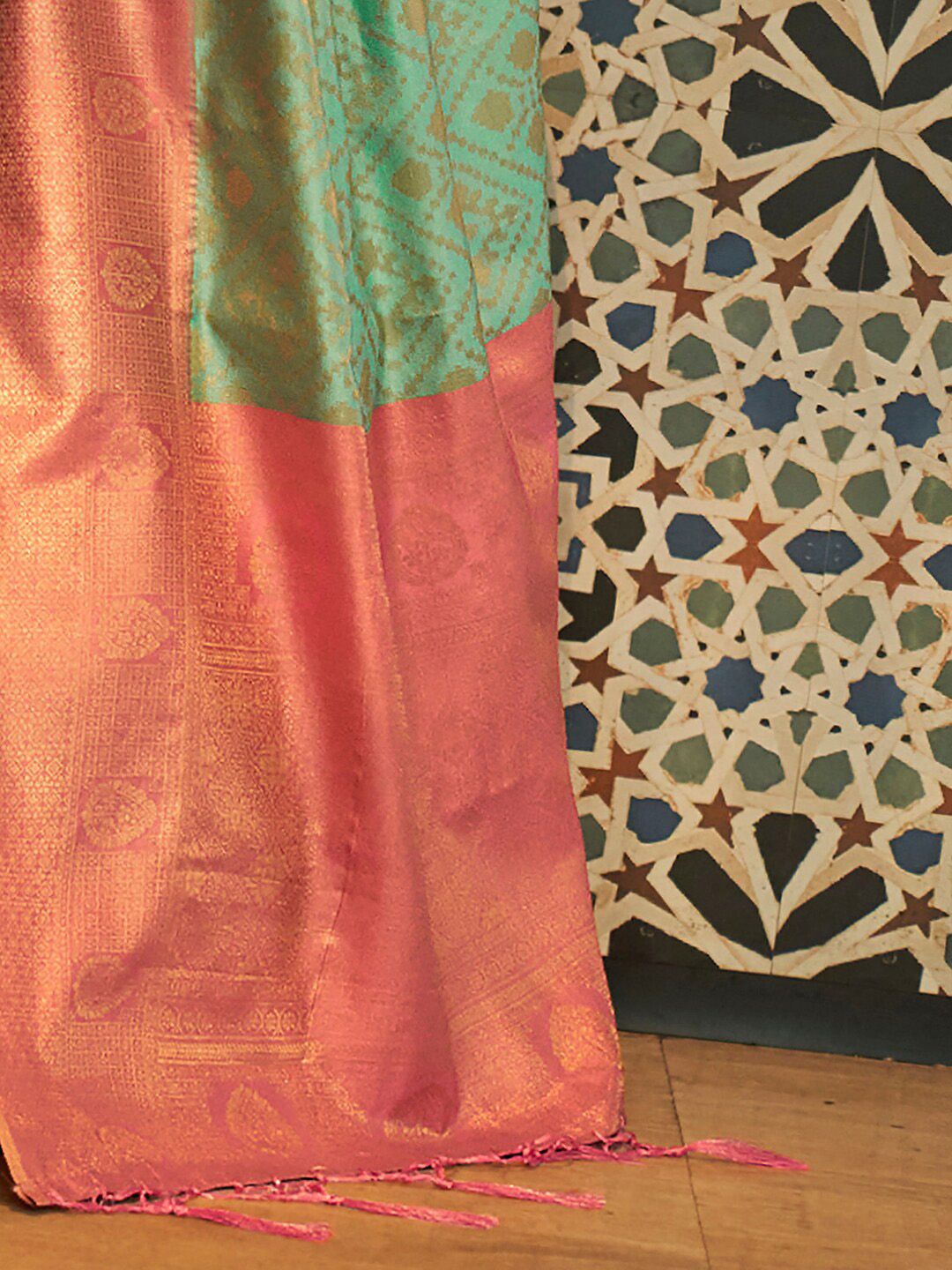Saree mall Zari Geometric Woven Design Kanjeevaram Sarees
