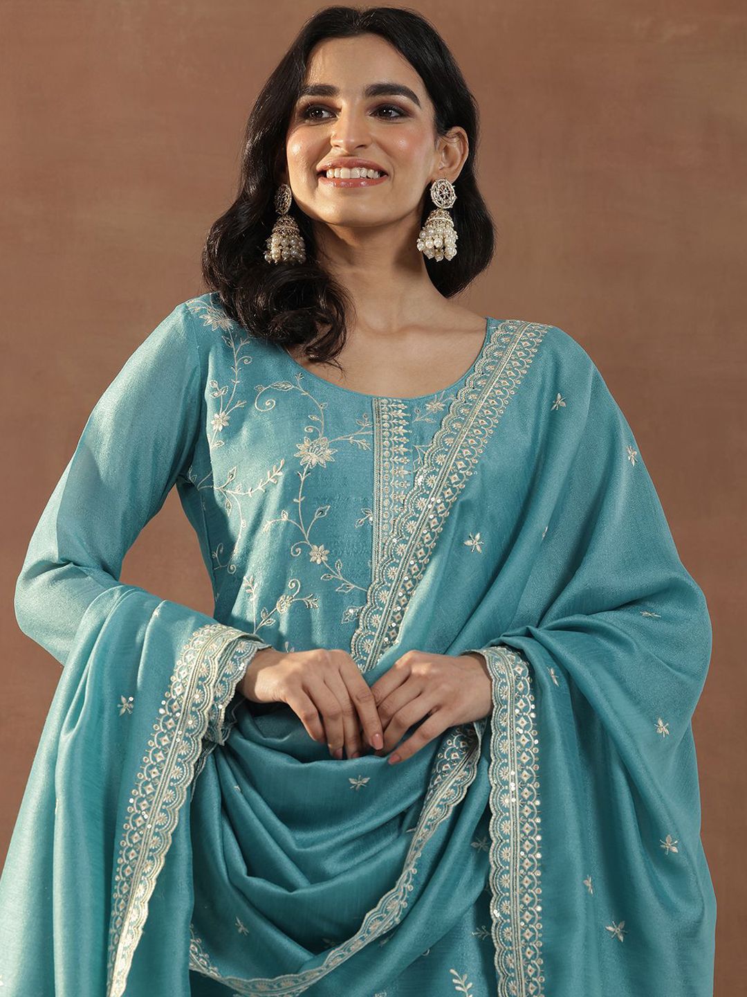 Libas Women Floral Embroidered Regular Sequinned Kurta with Trousers & With Dupatta