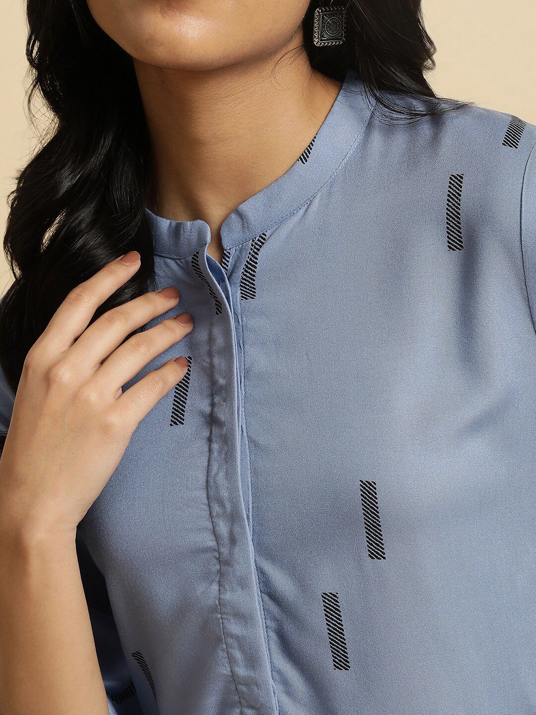 W Blue Floral Print Mandarin Collar Shirt Style Top