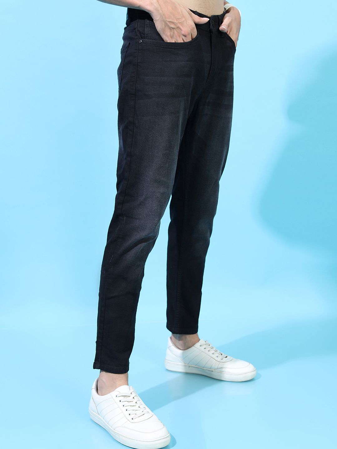 HIGHLANDER Men Black Tapered Fit Mid-Rise Clean Look Stretchable Jeans
