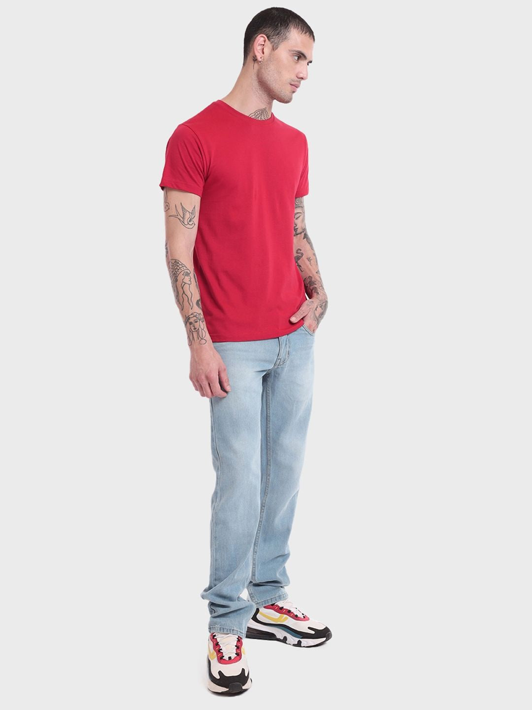 Bewakoof Men Red Solid Round Neck T-shirt