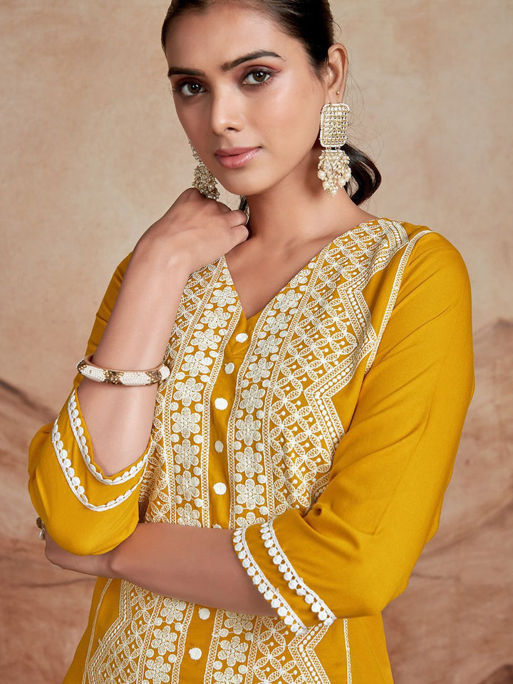 Kalini Chikankari Sulaman Lurus Kurta