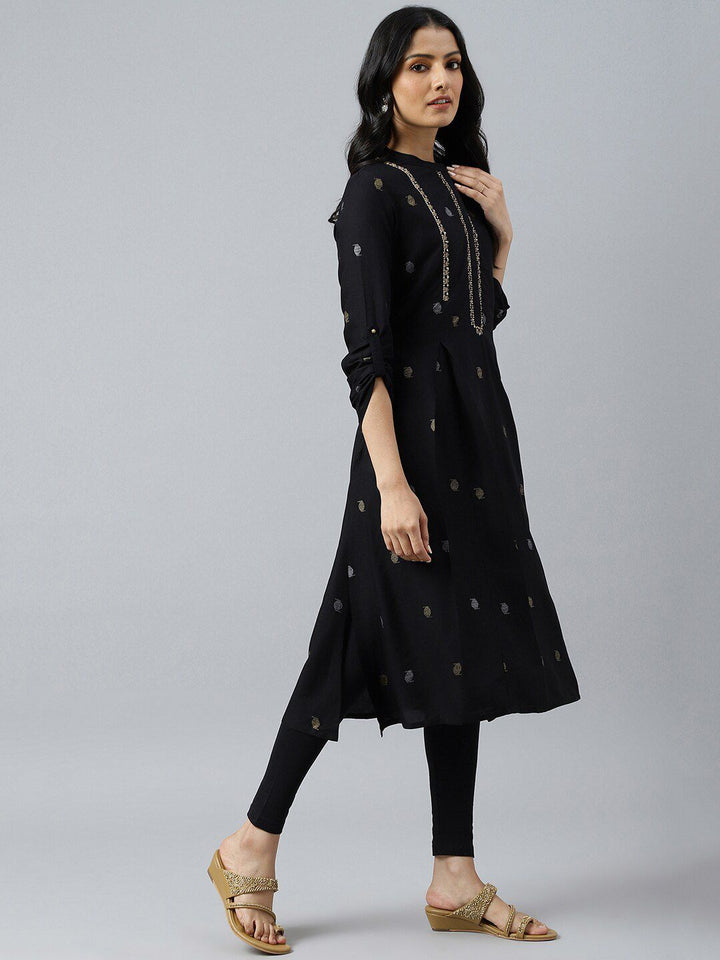 W Women Black Geometric Embroidered Thread Work Kurta