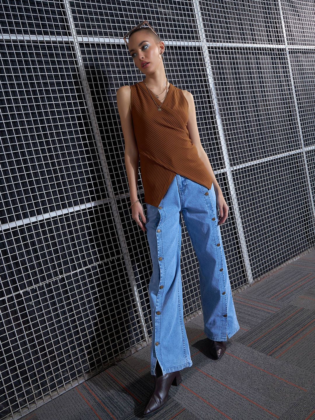 SASSAFRAS Brown V-Neck Sleeveless Top