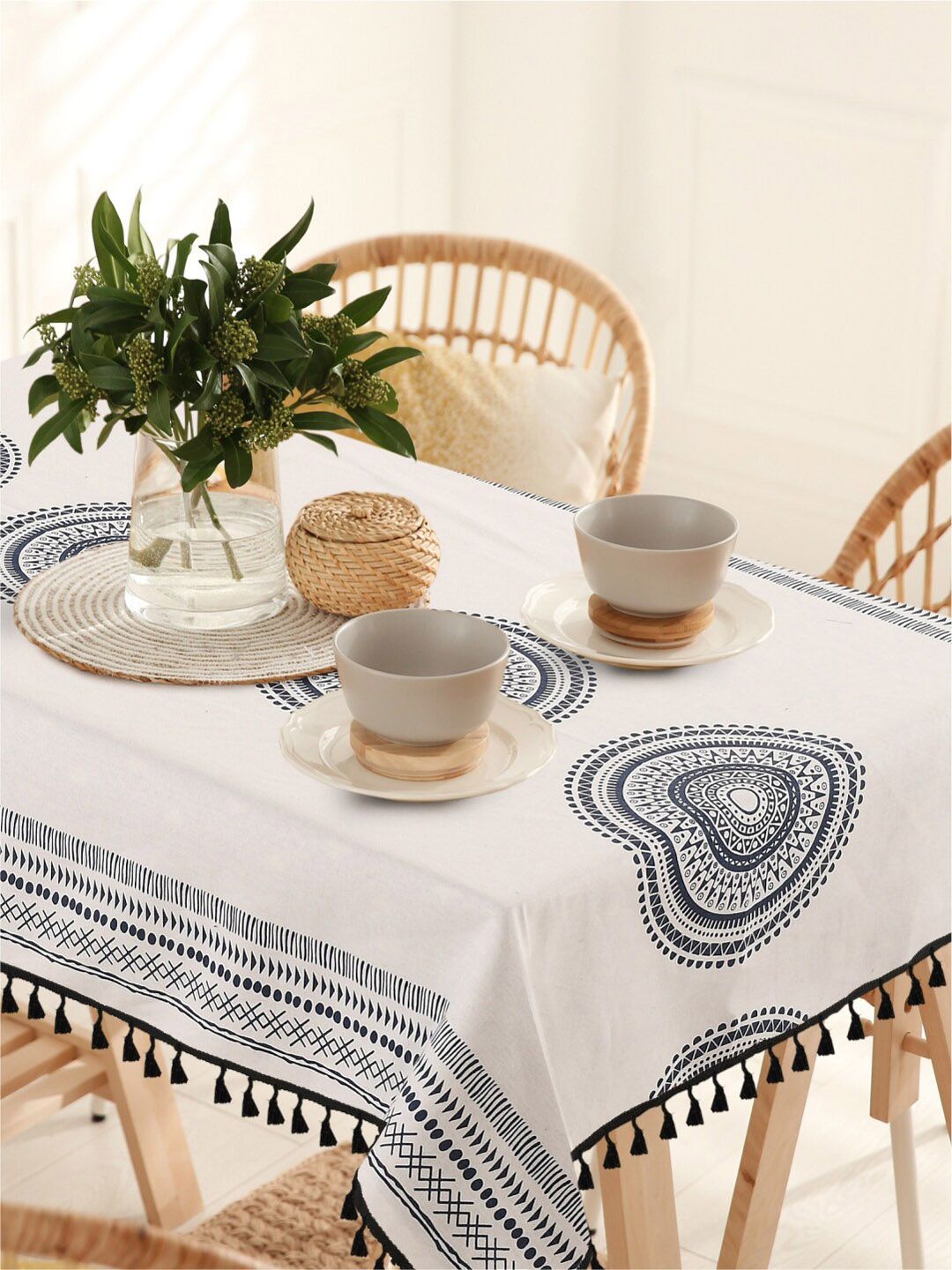URBAN SPACE White & Black Ethnic Motifs Printed Pure Cotton 4-Seater Table Cover