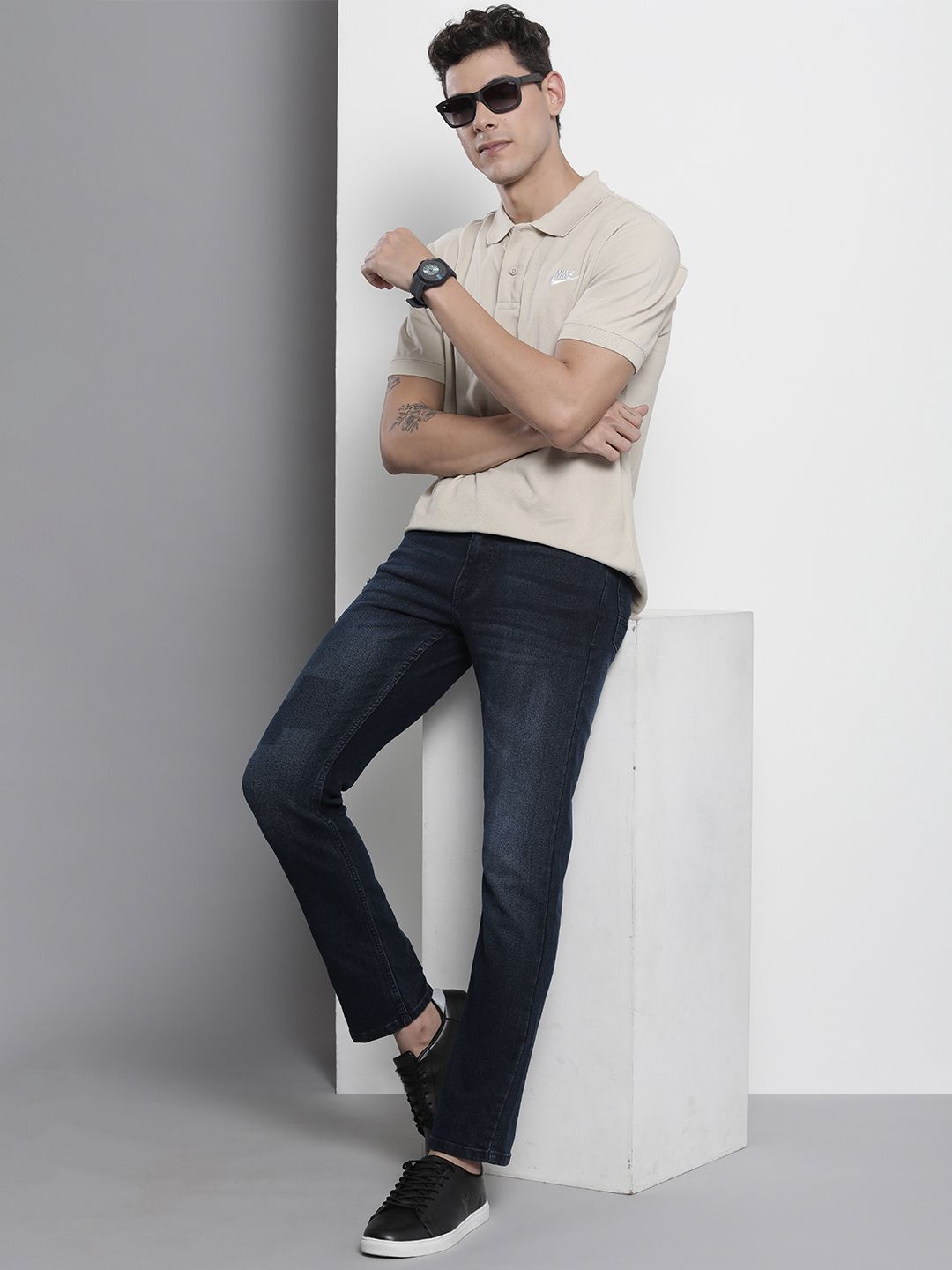 The Indian Garage Co Men Navy Blue Slim Straight Fit Light Fade Stretchable Jeans