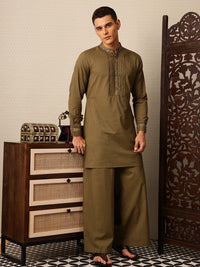 House of Pataudi Floral Yoke Design Thread Work Pure Cotton Jashn Kurta with Trousers