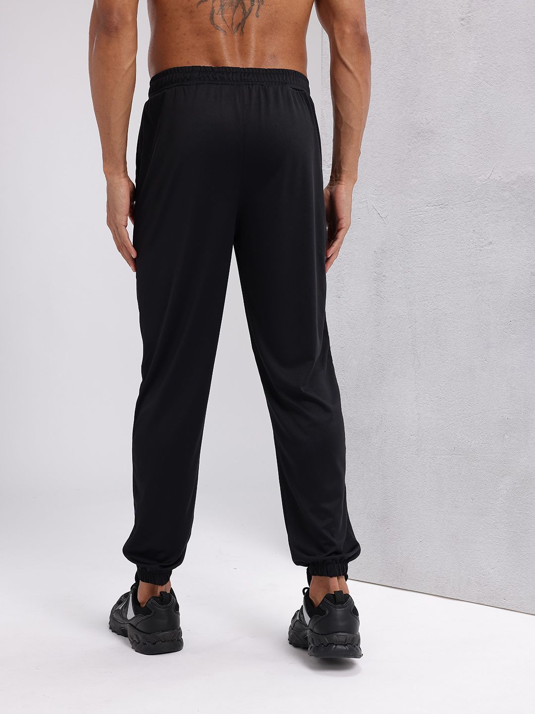 HRX by Hrithik Roshan Men Mid-Rise Rapid-Dry Training Joggers