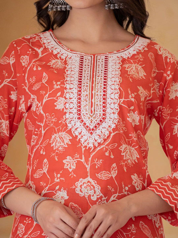 Varanga Floral Printed Regular Thread Work Kurta with Trousers & With Dupatta