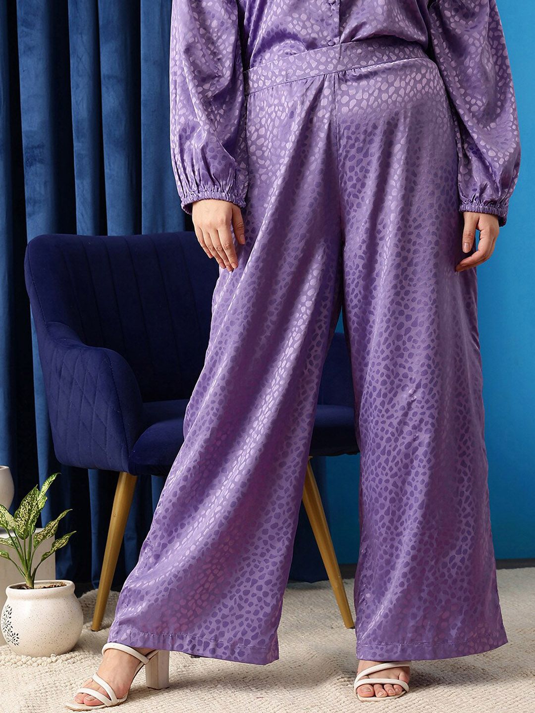 CURVY STREET Women Abstract Printed Loose Fit Trousers