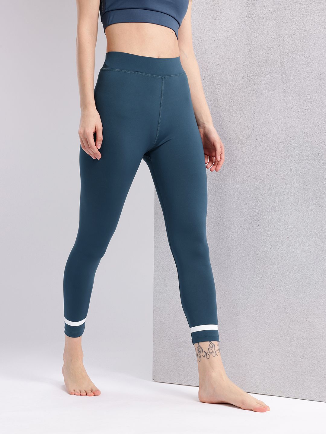 HRX by Hrithik Roshan Women Cropped Yoga Tights