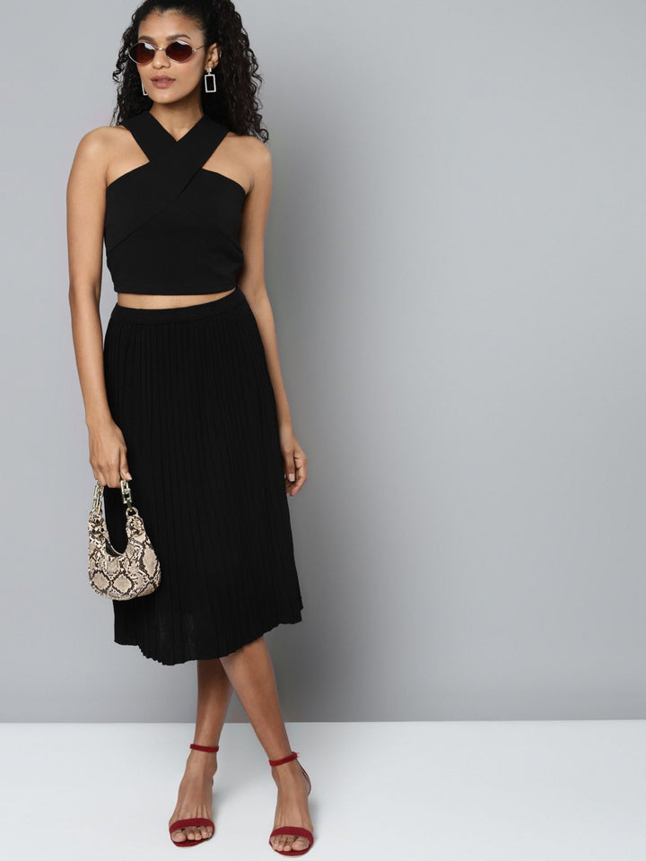 SASSAFRAS Black Halter Neck Fitted Crop Top