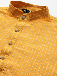 SOJANYA Lelaki Mustard Yellow & Beige Thread Work Straight Kurta Churidar & Jaket Nehru