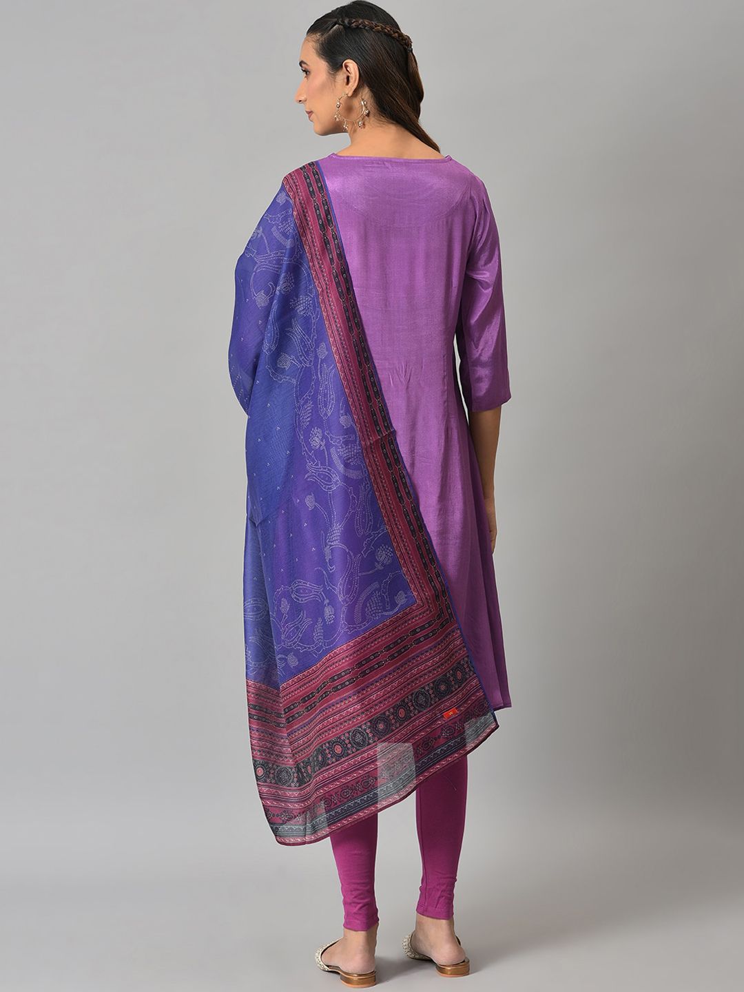 W Women Ethnic Motifs Sequinned Kurta With Dupatta